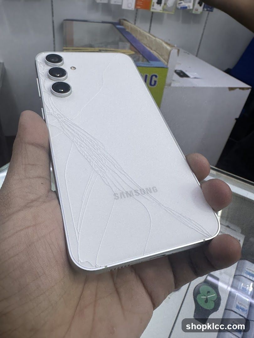 Samsung Phone with Screen Damage