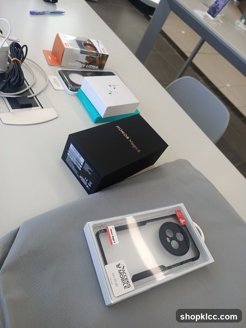 Electronics and Accessories Display