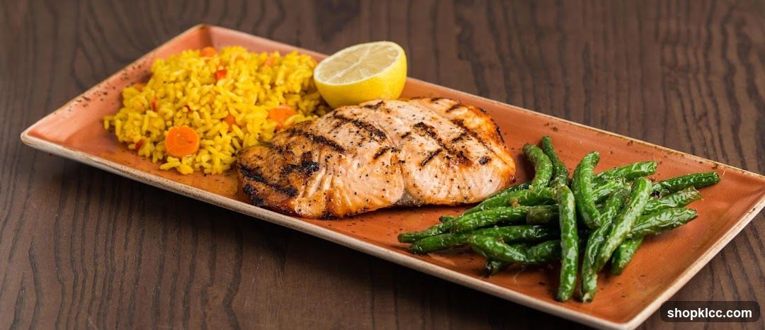 Grilled Salmon with Rice and Green Beans