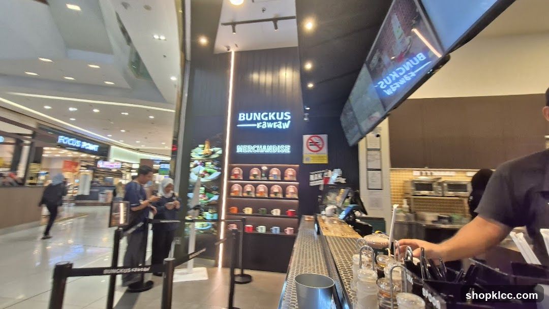Bungkus Kaw Kaw Merchandise Display