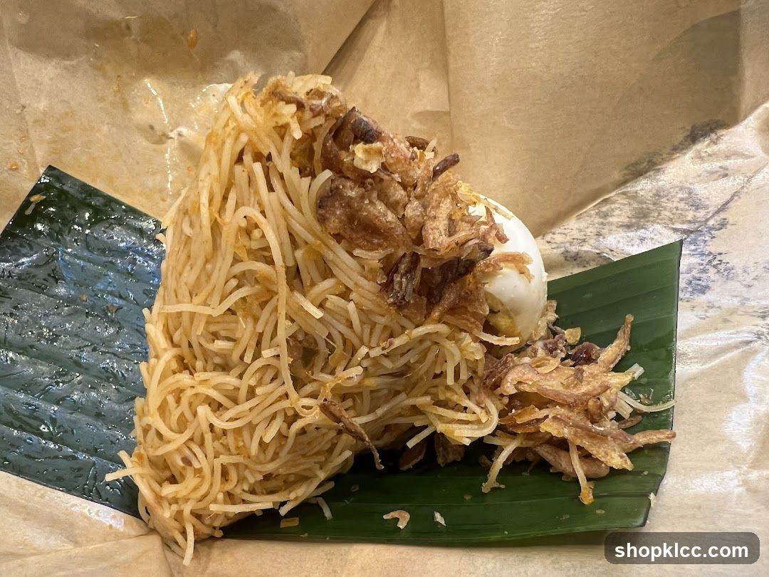 Noodles with Egg and Fried Onions
