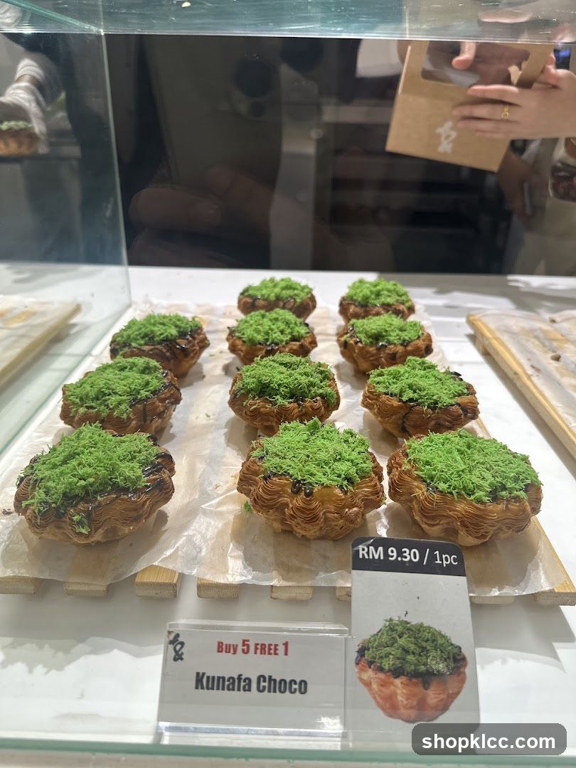 Kunafa Choco Pastries
