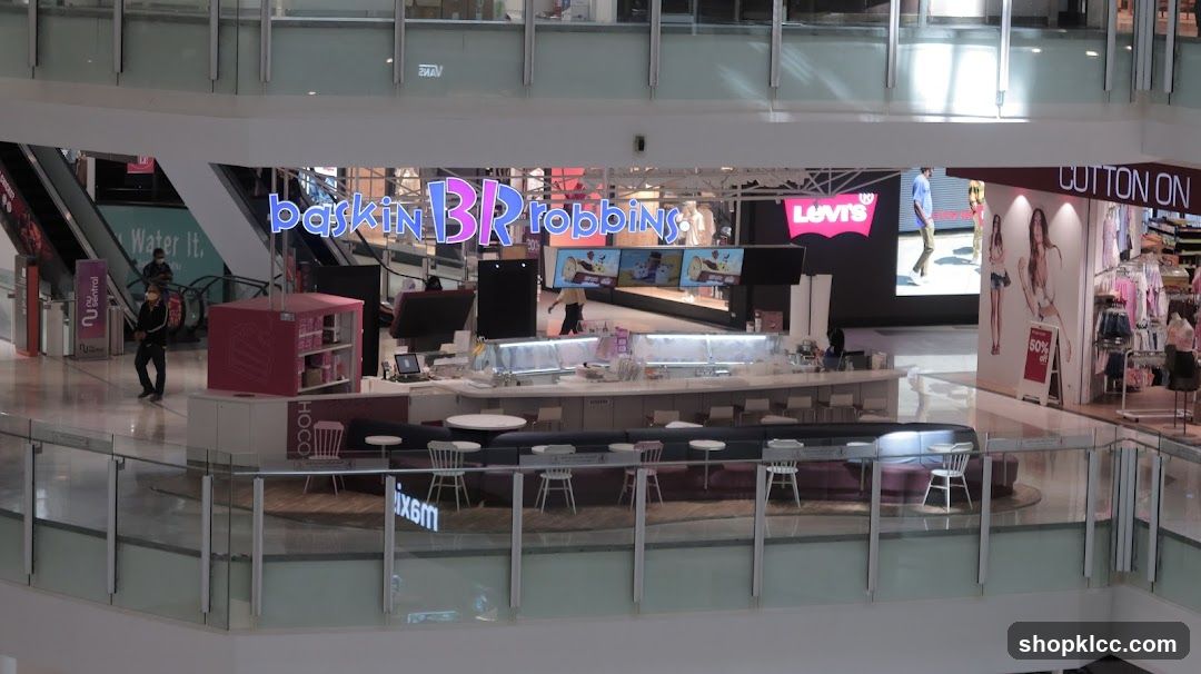 Baskin Robbins Storefront