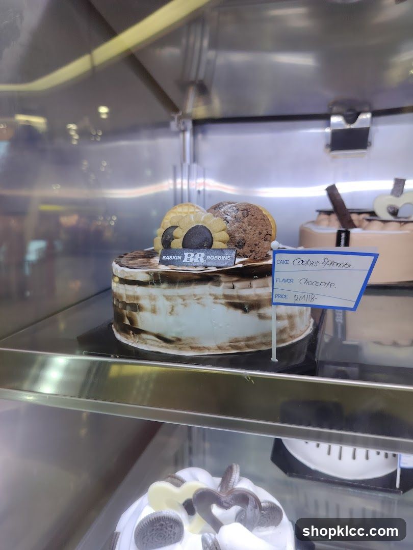 Baskin Robbins Cake Display