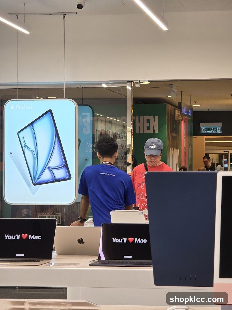 Apple Store Display