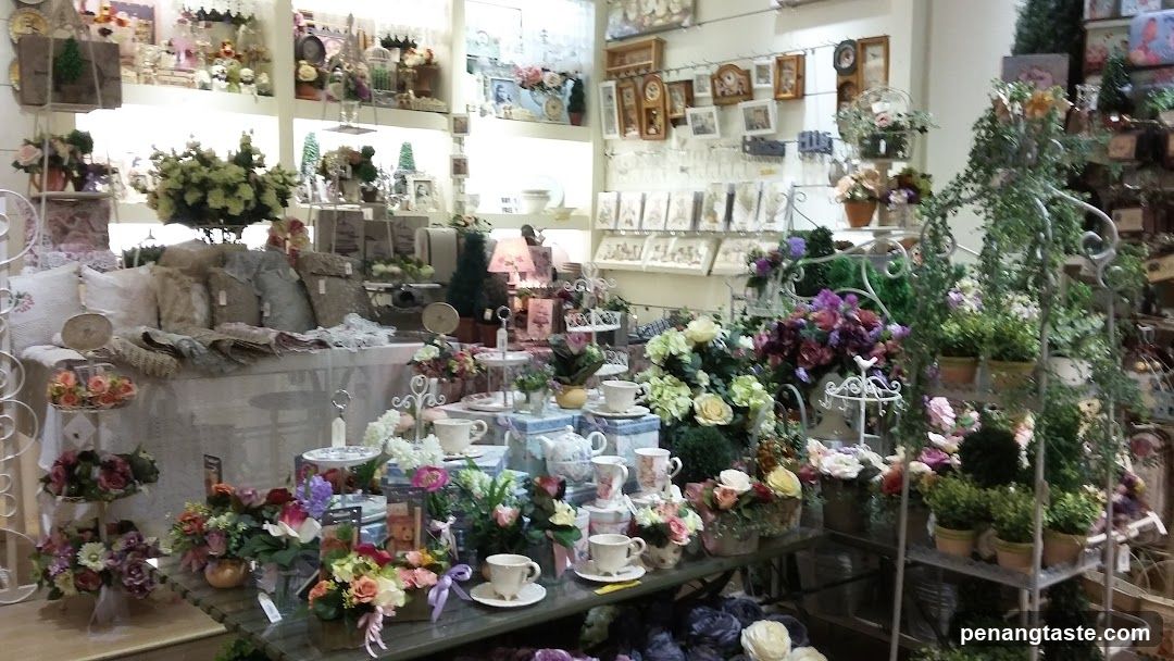 Home Decor and Floral Display