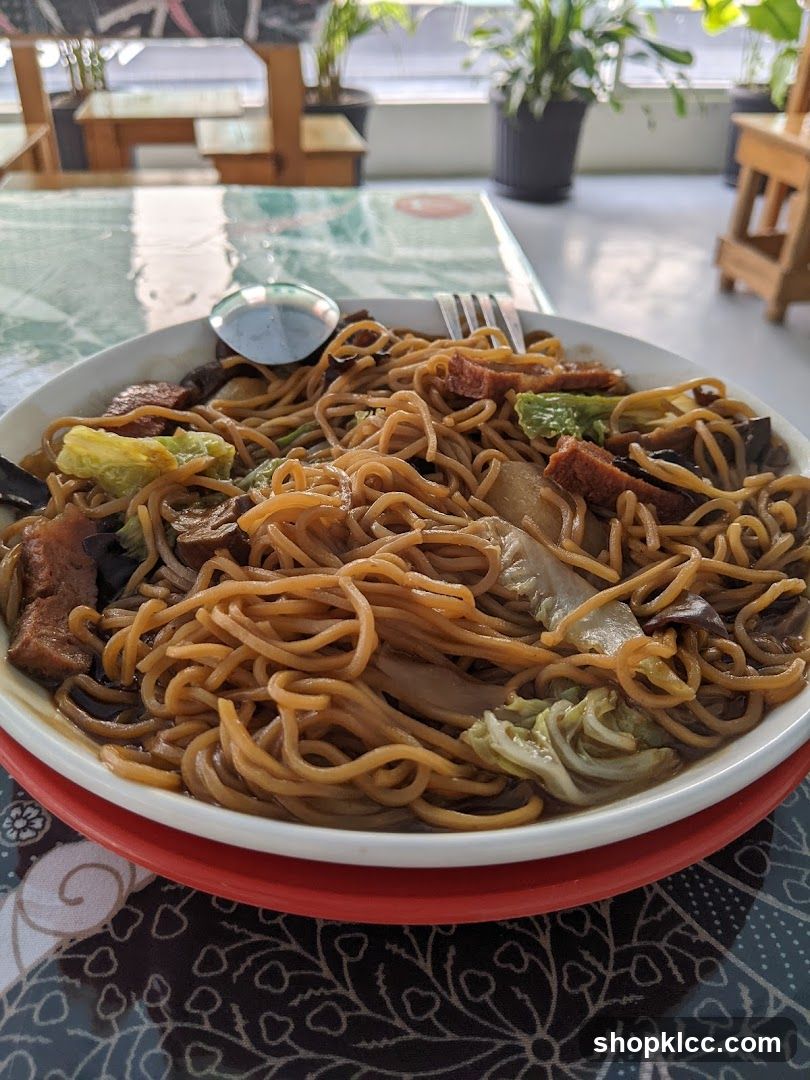Noodles with Vegetables and Meat