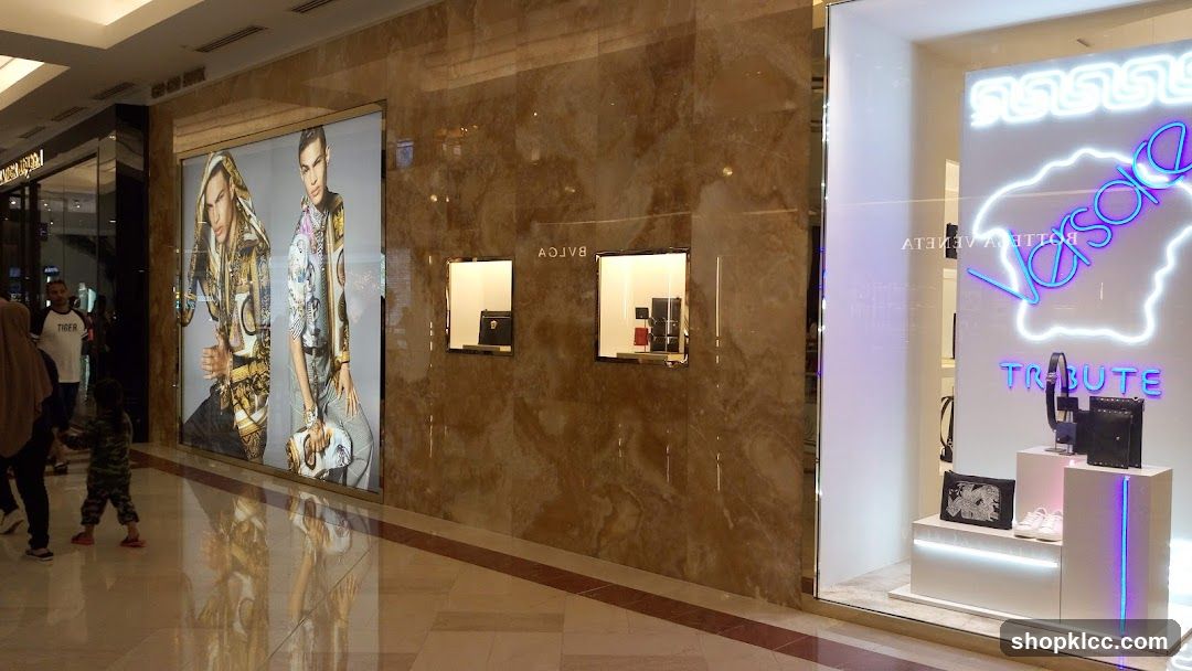 Luxury Storefront Display