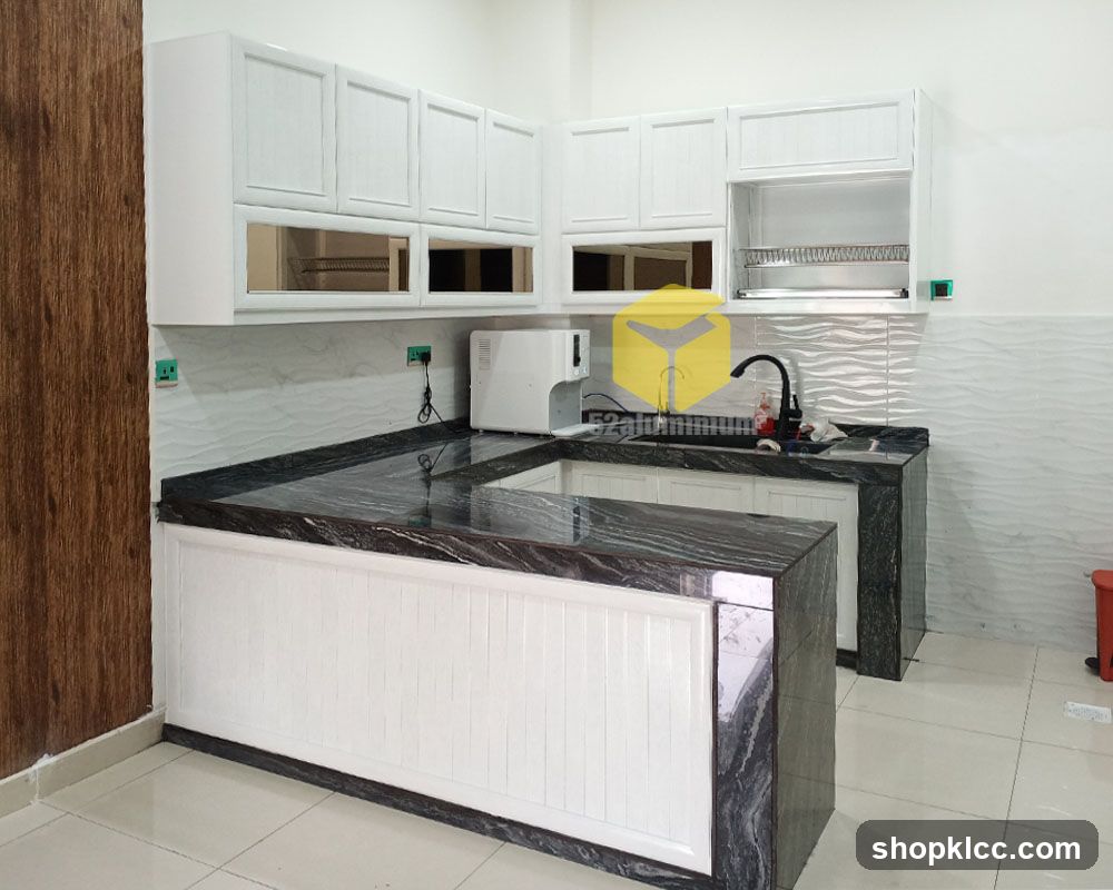 Modern Kitchenette