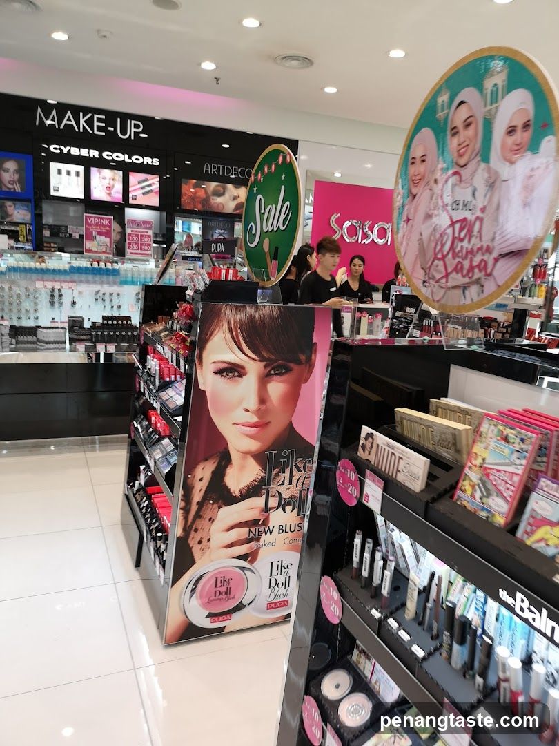 Cosmetics Store Display