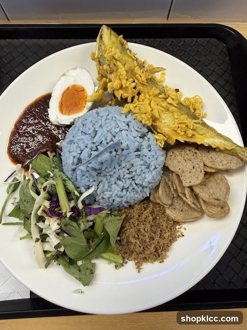 Nasi Kerabu with Fried Fish