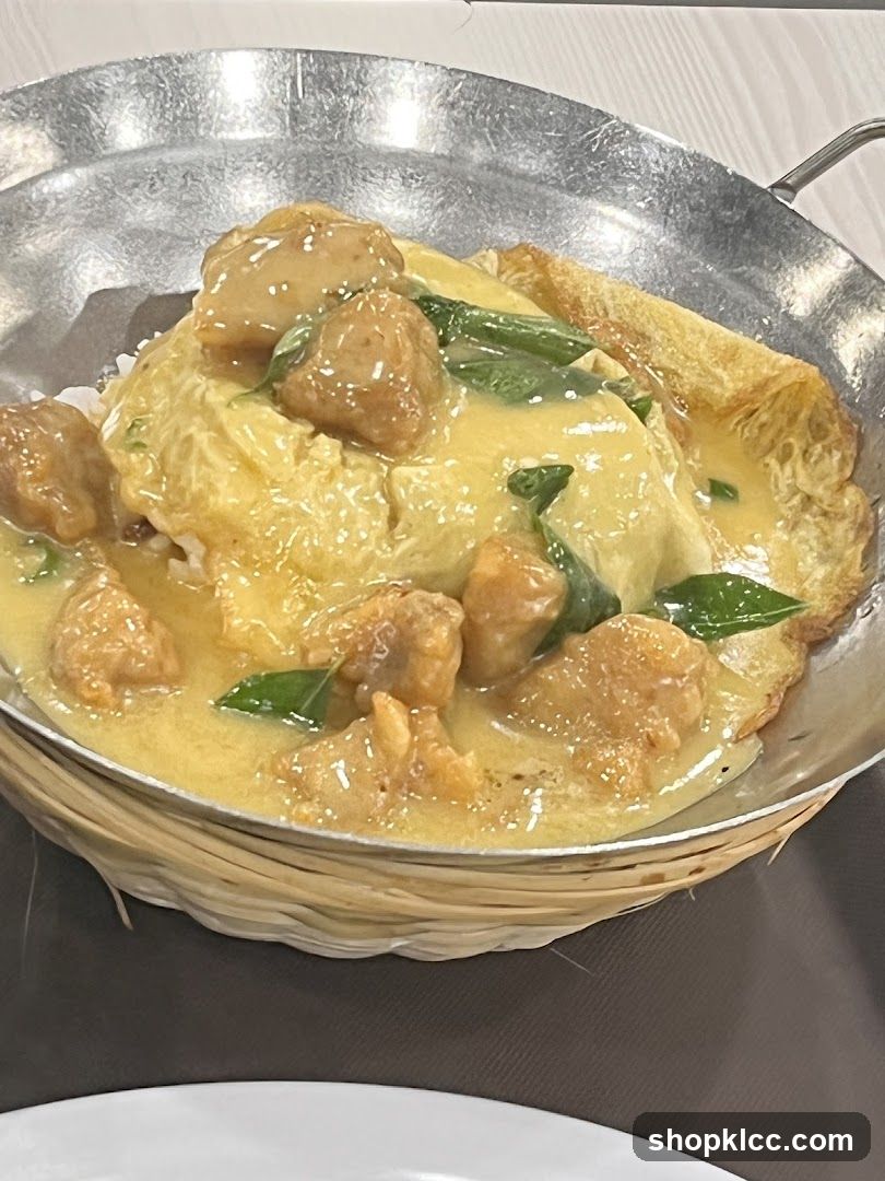 Omelette with Chicken and Curry Sauce