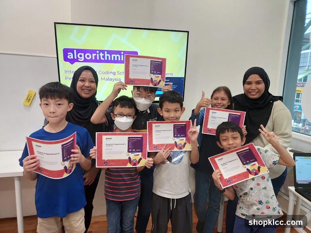 Students and instructors with certificates