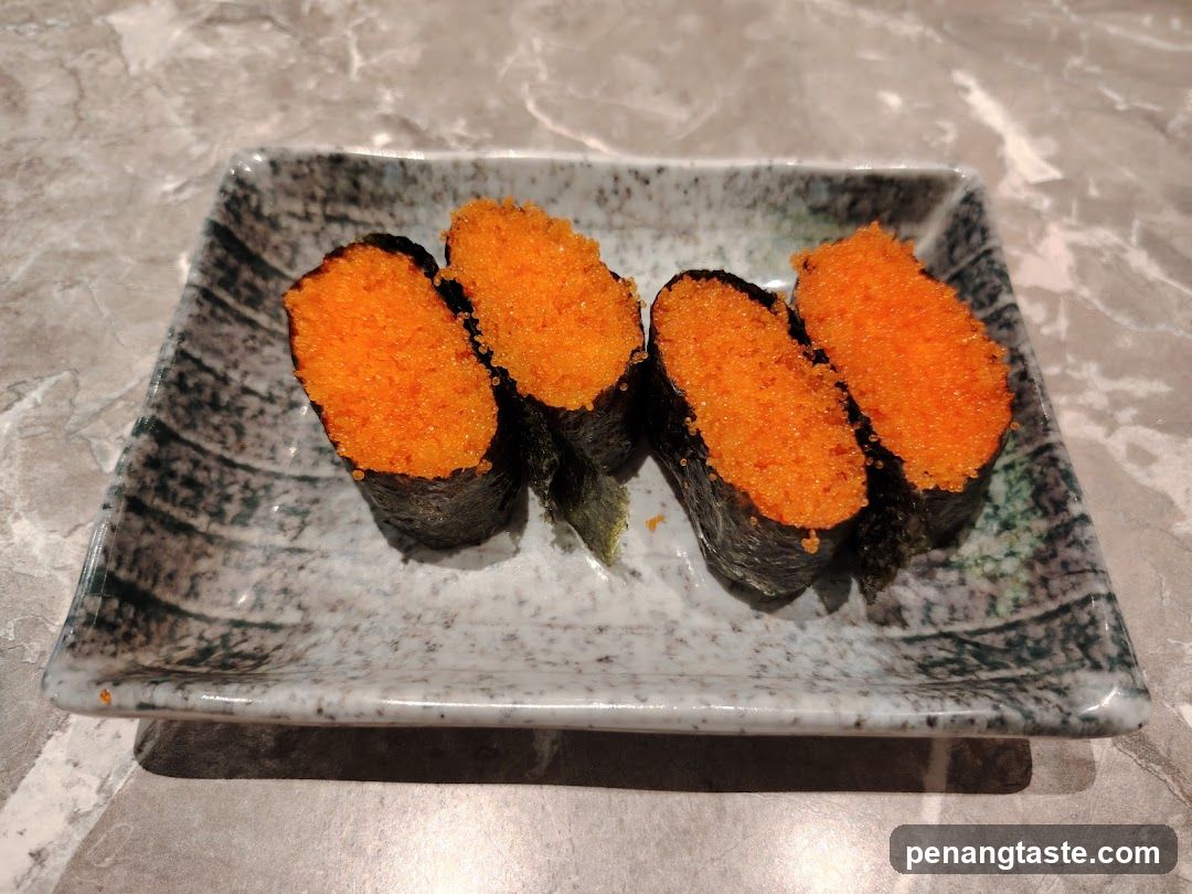 Tobiko Gunkan Maki Sushi