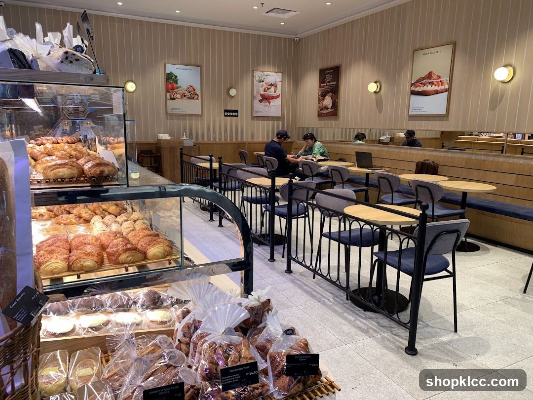 Paris Baguette Interior