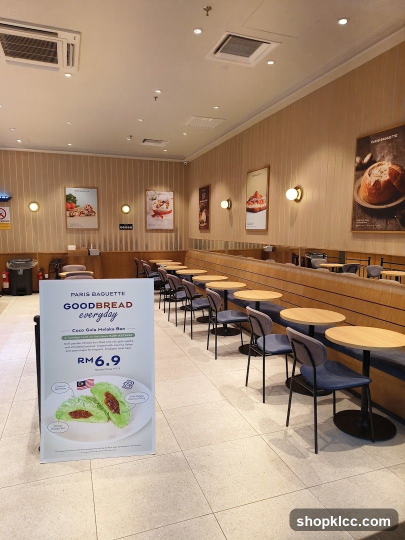 Paris Baguette Interior