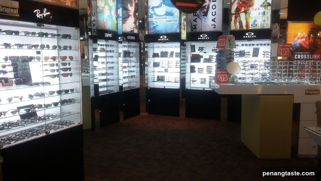 Eyewear Store Display