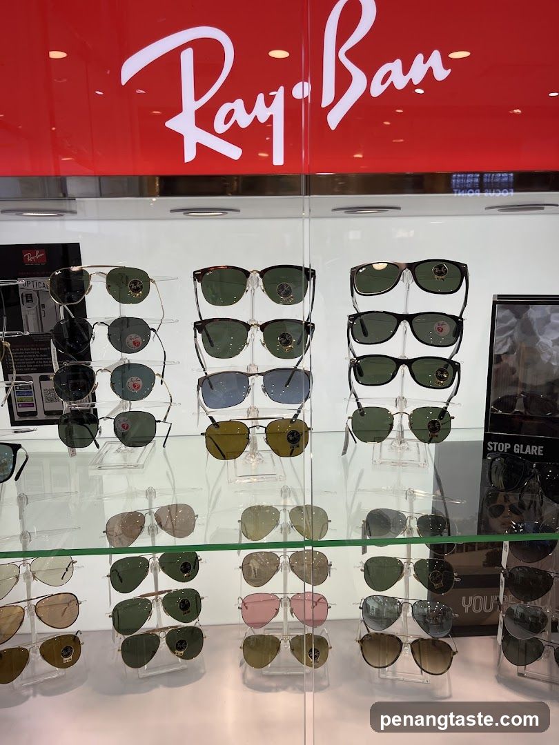 Ray-Ban Sunglasses Display