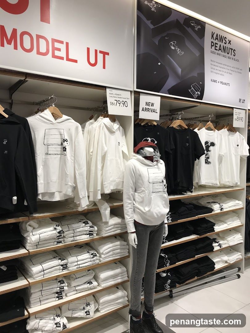 Uniqlo KAWS x Peanuts Collection