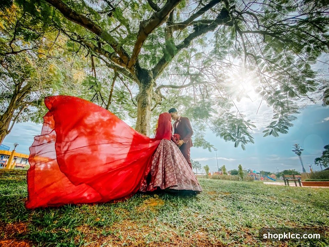 Wedding Couple in Park