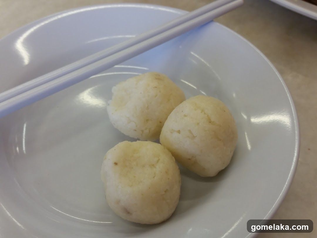 Famosa Chicken Rice Ball