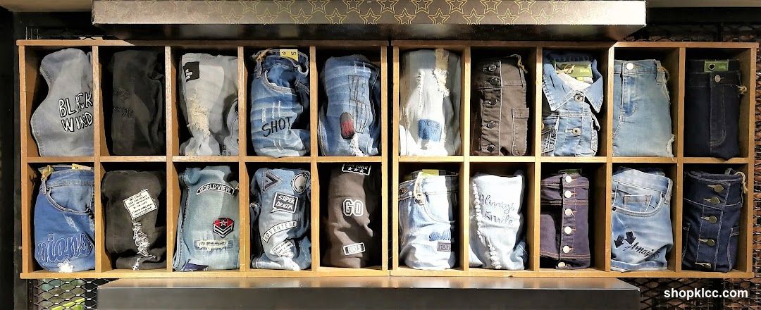 Jeans Display