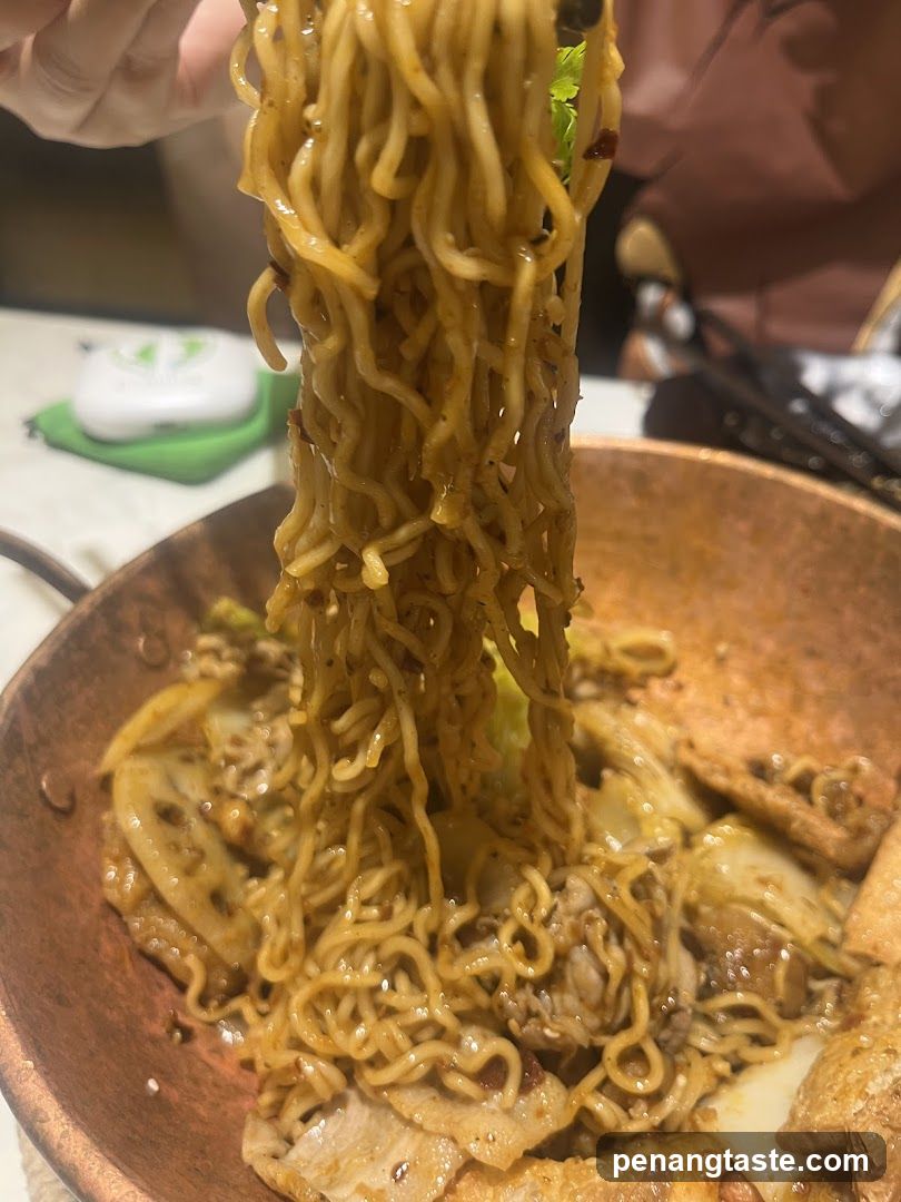 Noodles with Meat and Vegetables