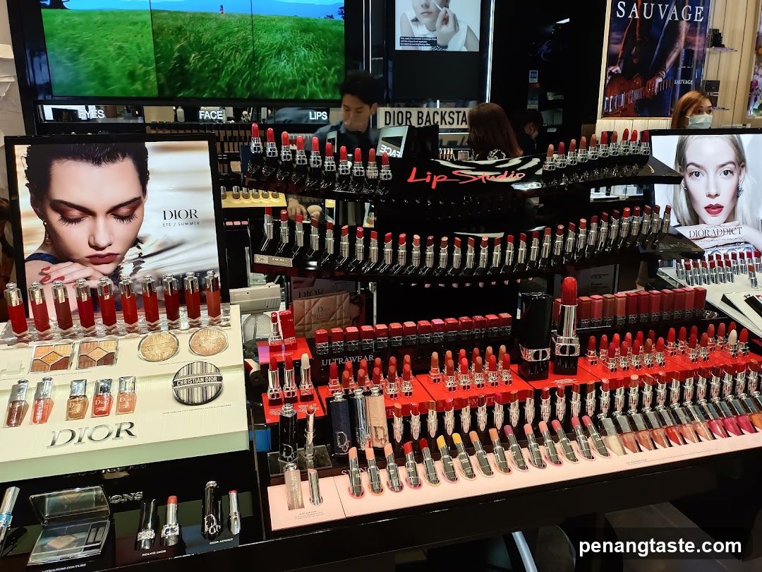 Dior Lip Studio Display