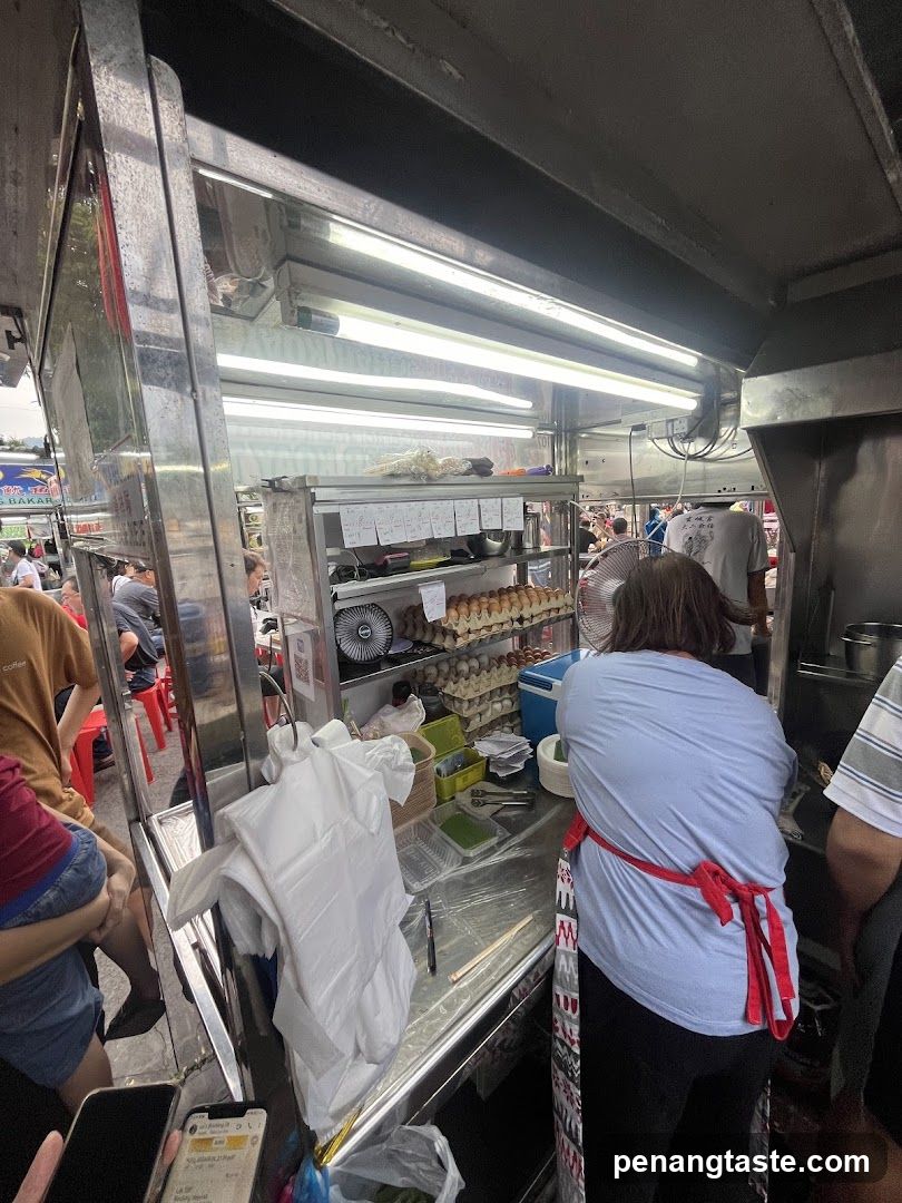 Anjung Gurney Hawker