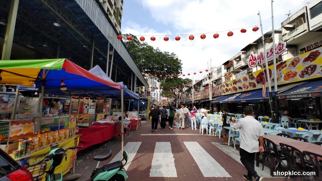 Street Food Stalls and Restaurants