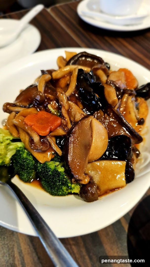 Mushroom and Broccoli Stir-fry