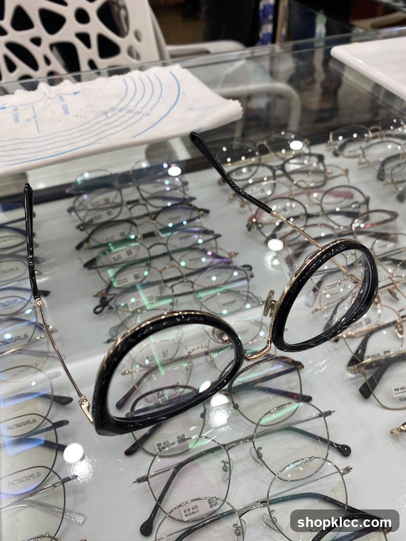 Mog Eyewear