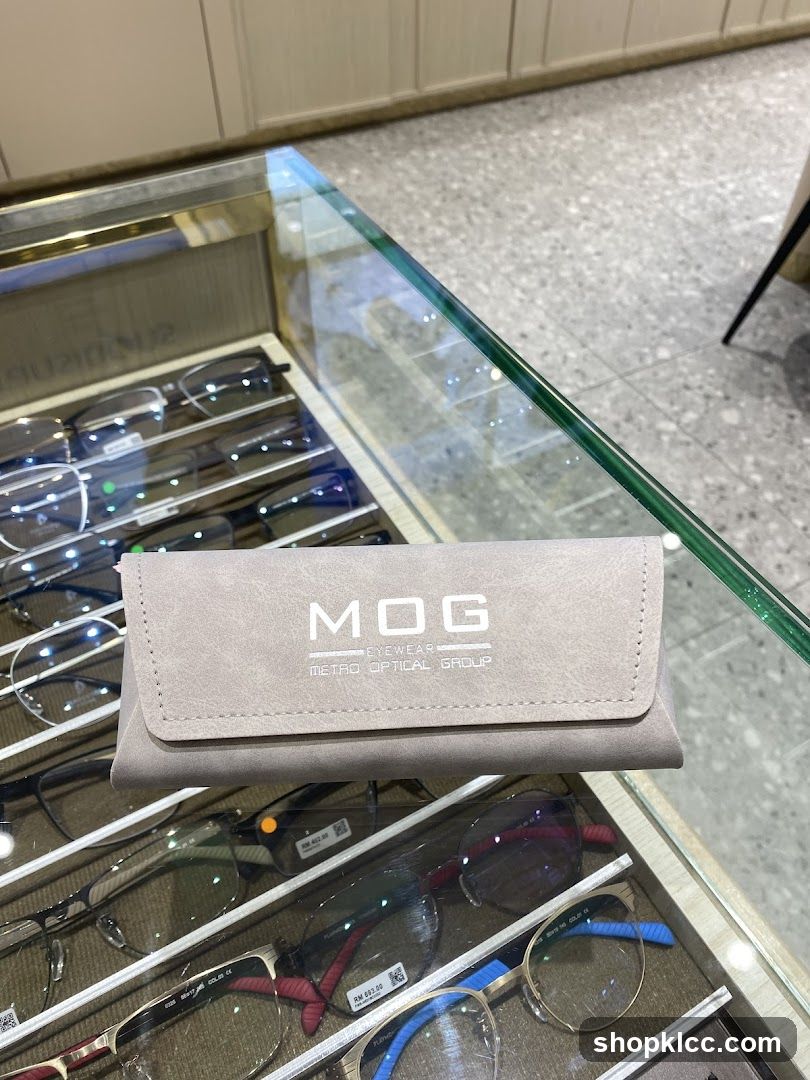 Eyewear Display Case