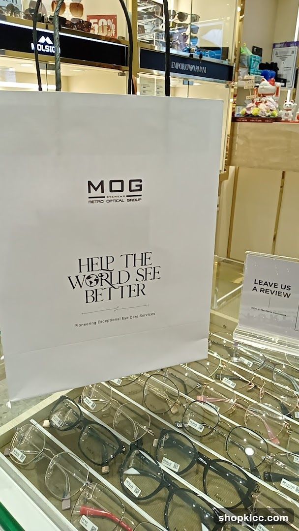 Eyewear store display