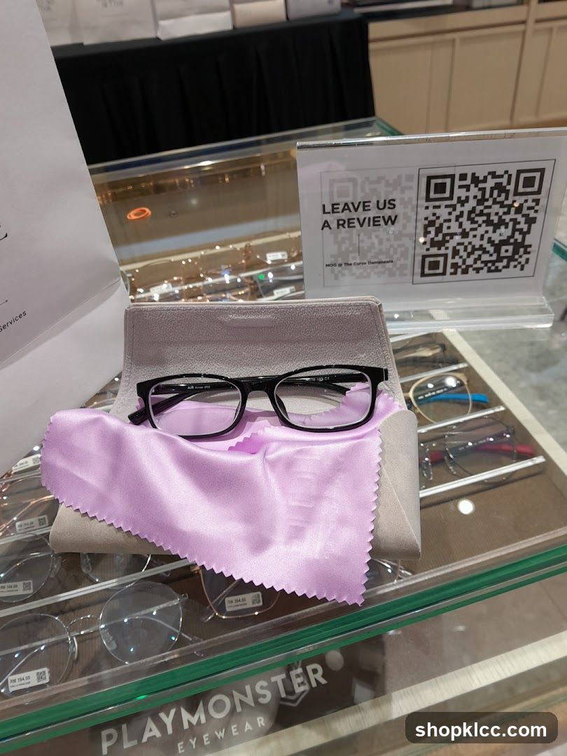 Eyeglasses Display
