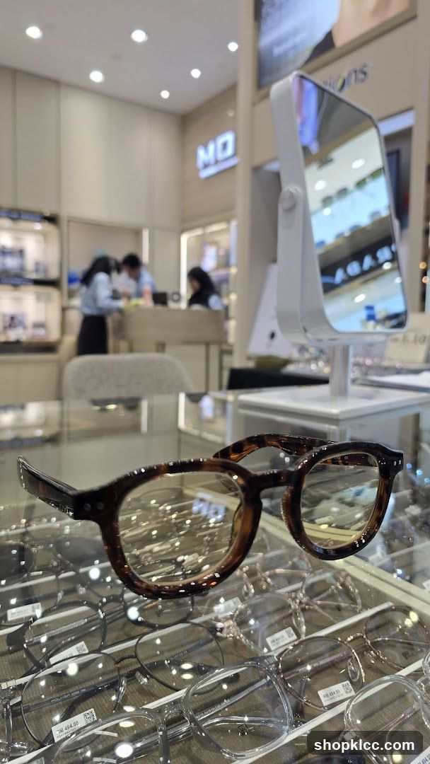 Eyeglasses Display