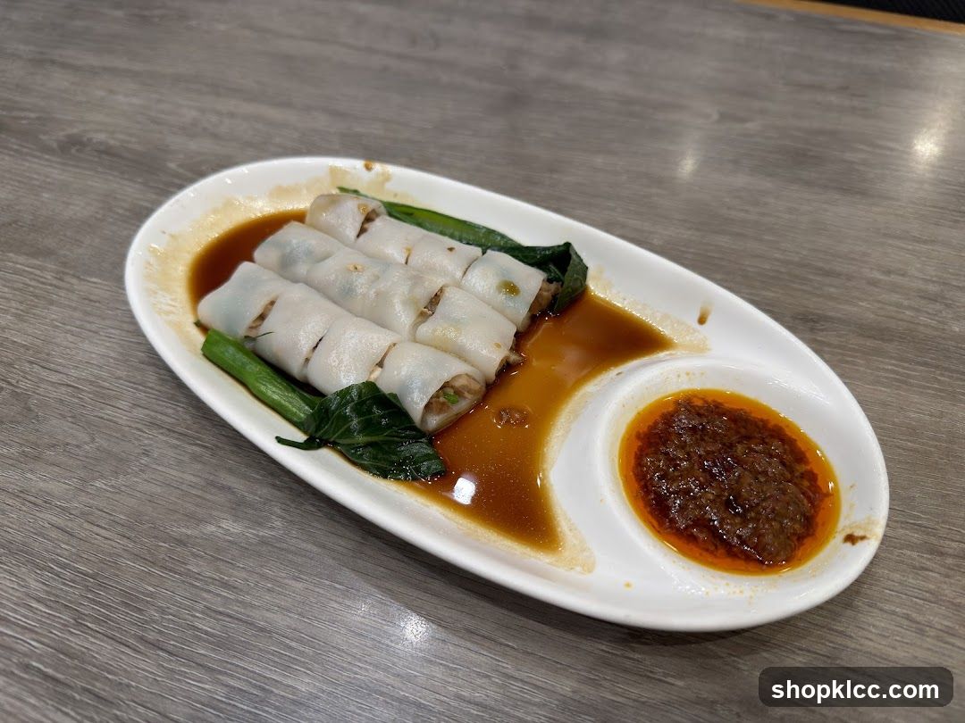 Steamed Rice Rolls with Sauce