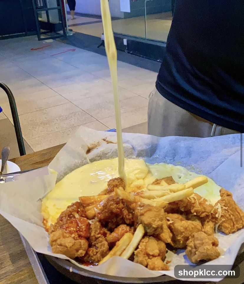 Fried Chicken with Cheese Dip