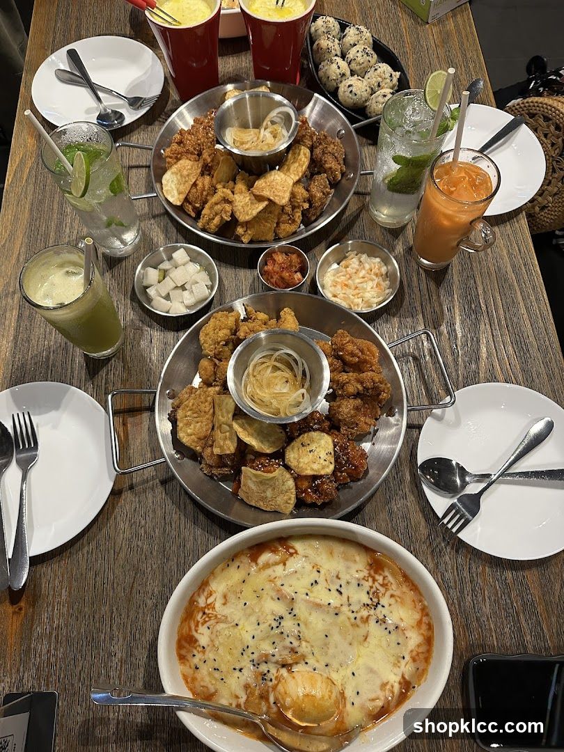 Fried Chicken and Tteokbokki