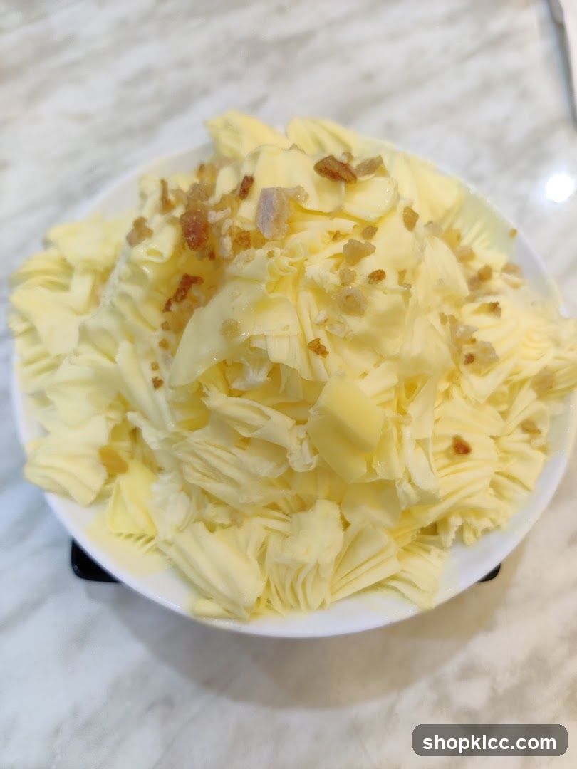 Dessert with Shaved Ice and Toppings