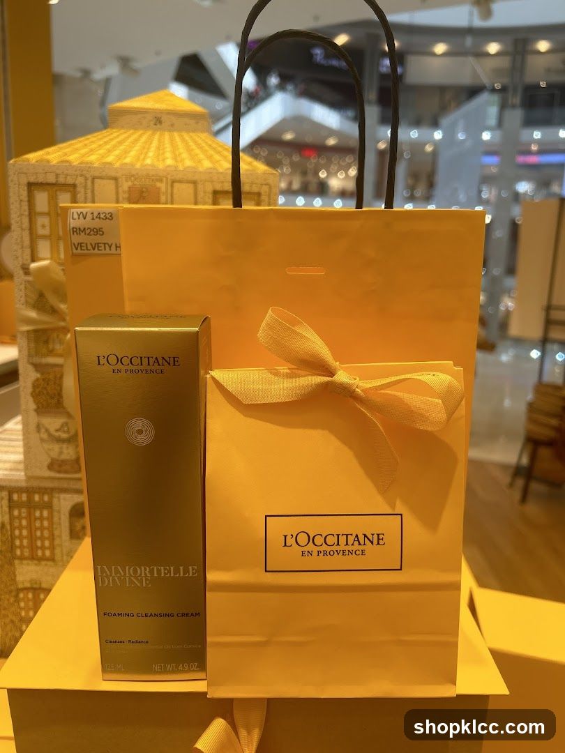 L'Occitane Immortelle Divine Foaming Cleansing Cream