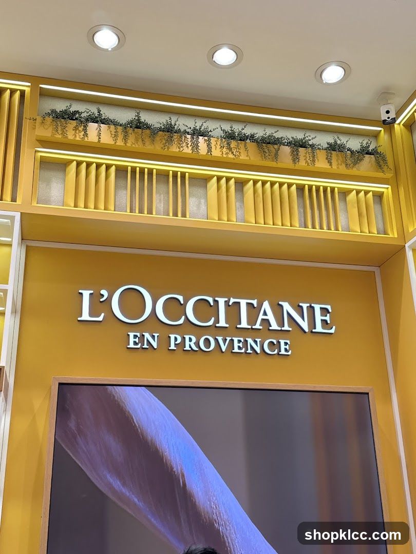 L'Occitane En Provence Signage