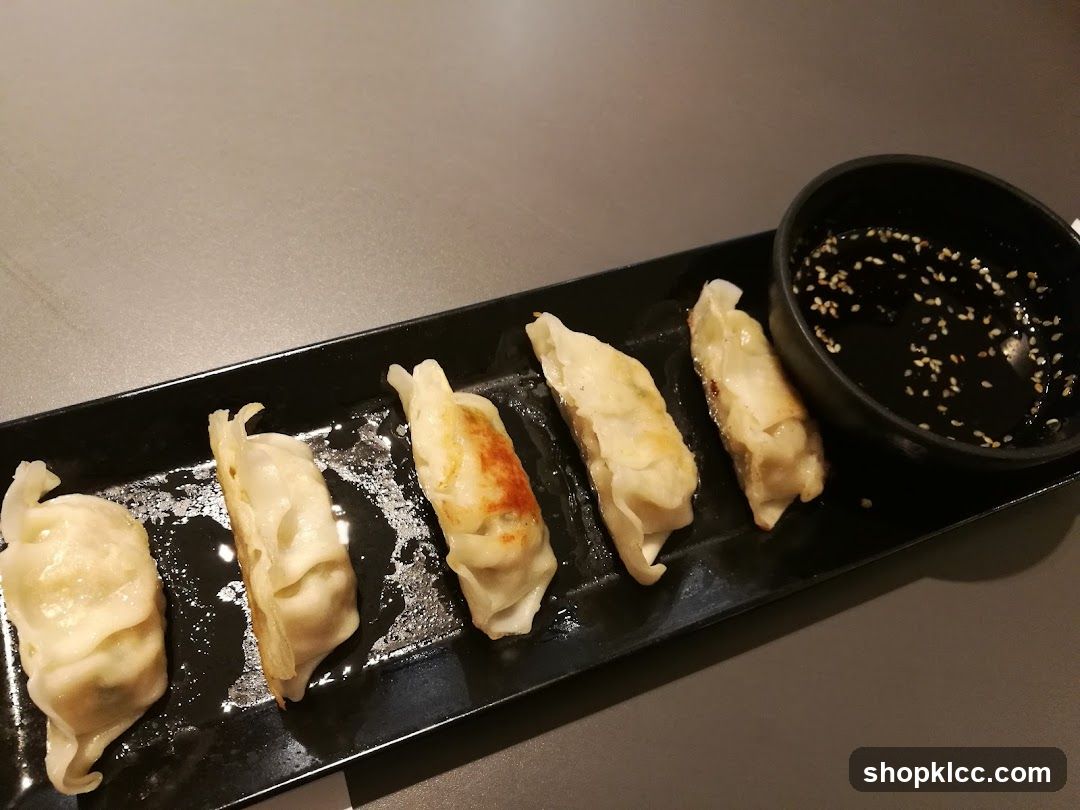 Gyoza with Dipping Sauce