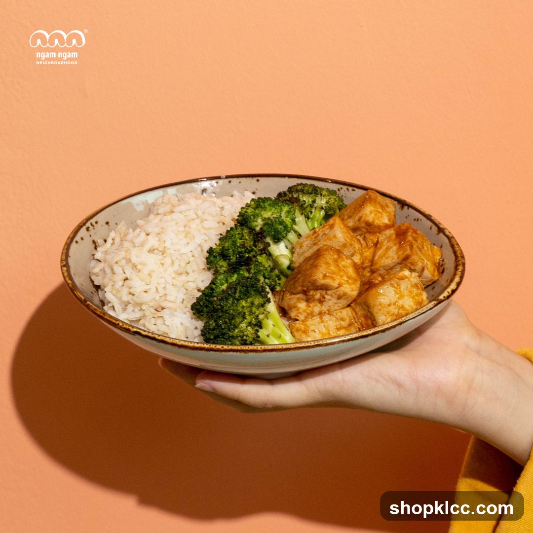 Bowl of Rice, Broccoli, and Tofu