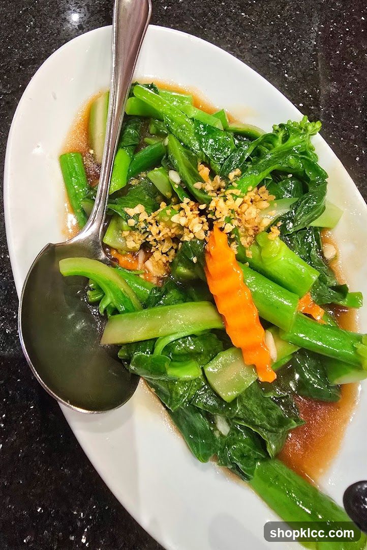 Stir-fried Chinese Broccoli with Garlic