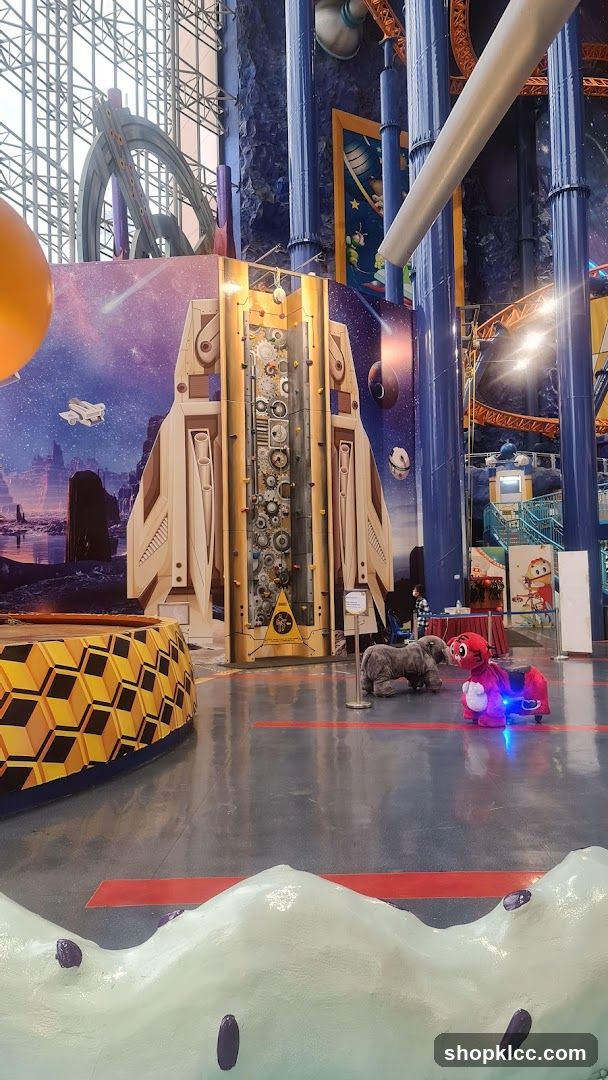 Indoor Amusement Park with Climbing Wall