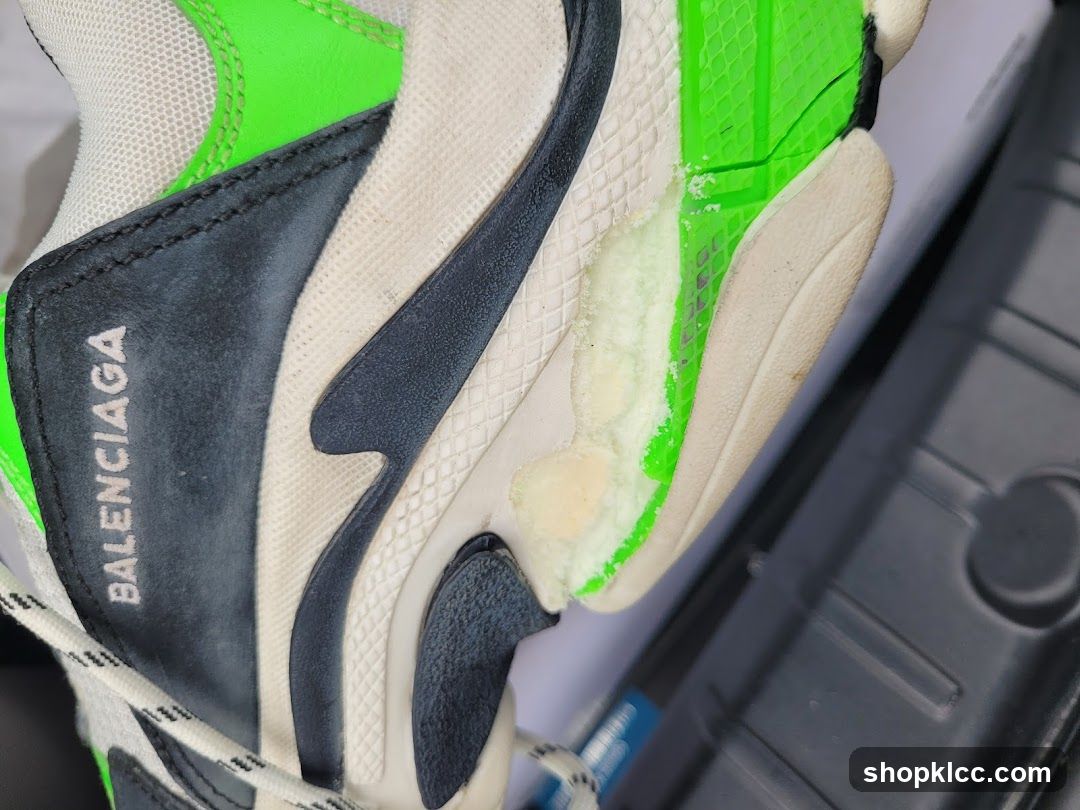 Balenciaga Sneaker Detail