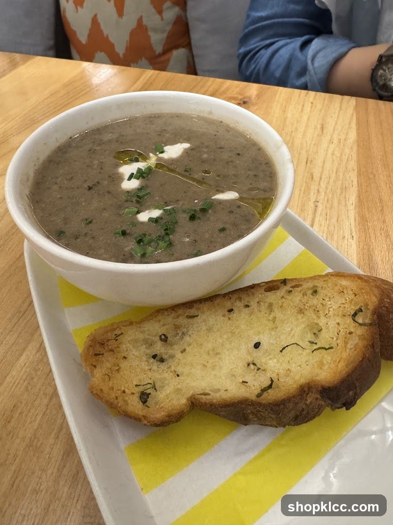 Mushroom Soup with Bread