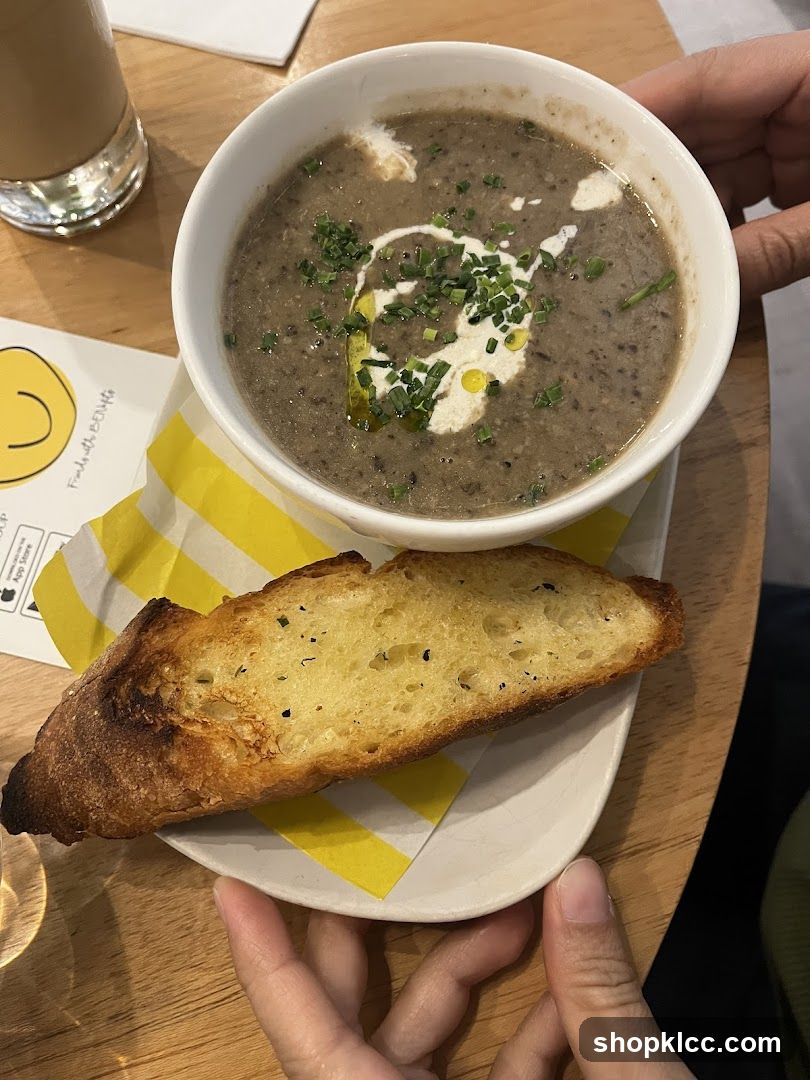 Mushroom Soup with Bread