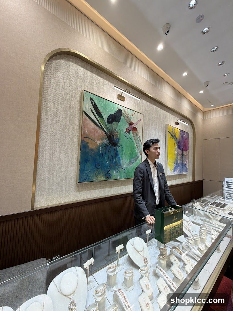 Jewelry Store Display